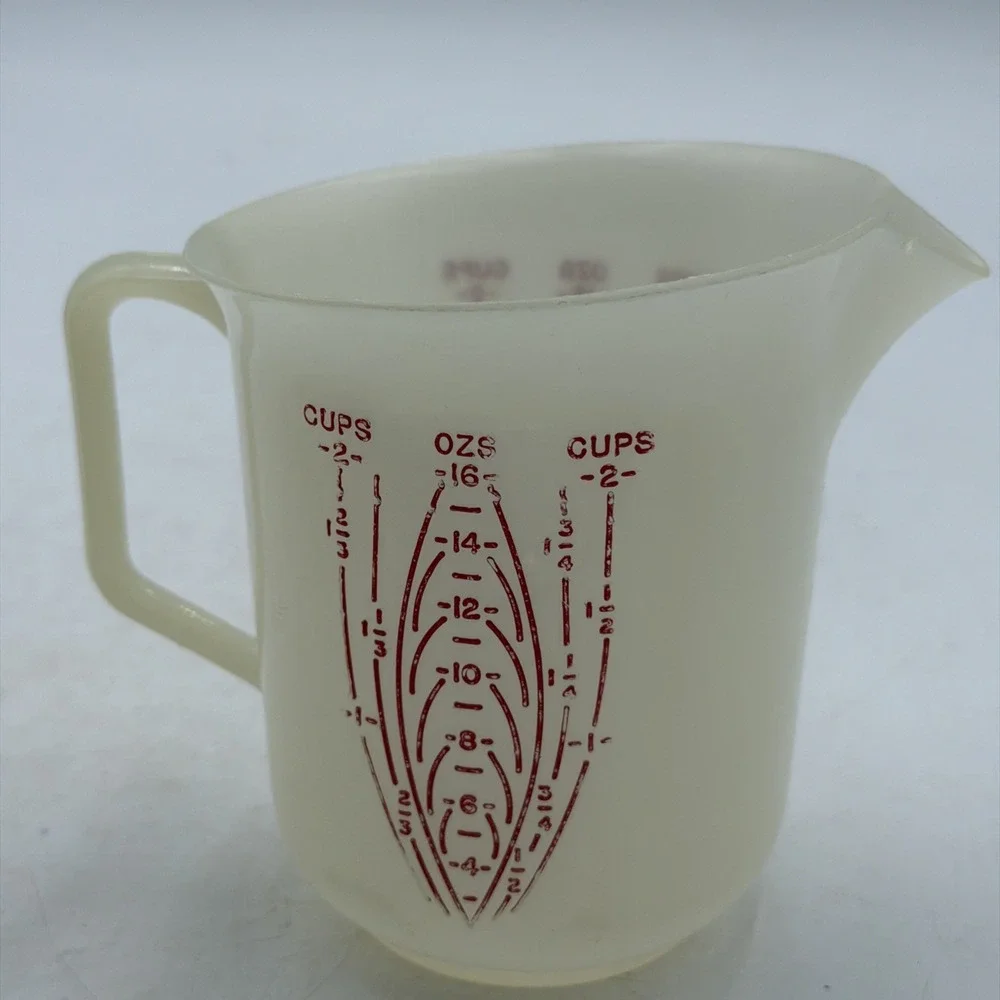 Vintage 50s Tupperware 134-2 Two Cup Measuring Pitcher Red Lettering